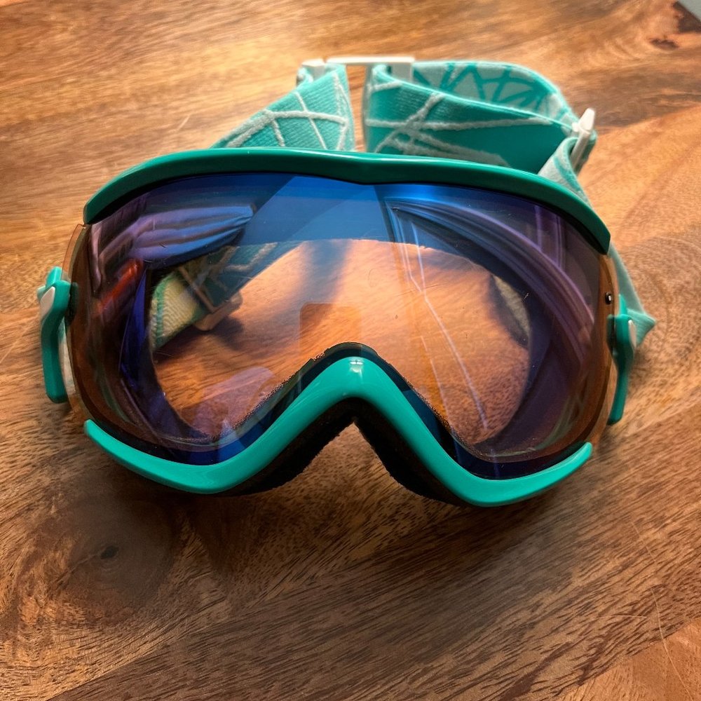 Women's Smith Virtue Ski/Snowboard Goggles